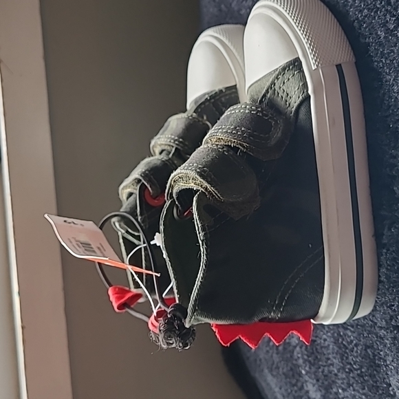 BNWT 5T high-top camo shoes - Picture 2 of 5